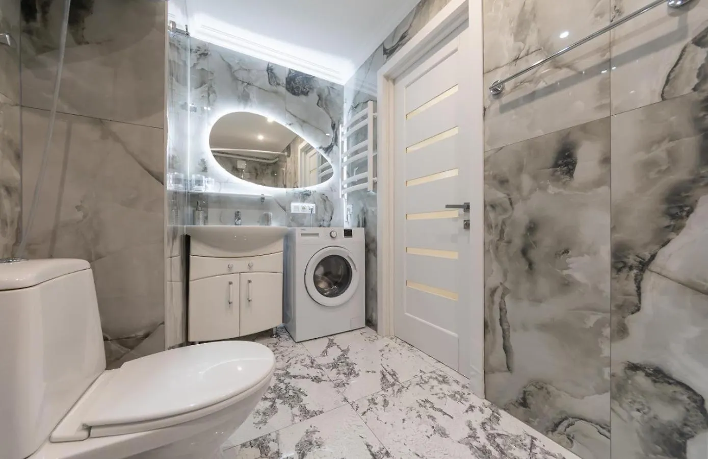 Flat 24 On Lesi Ukrainki 12 With 1 Bedroom Kyiv