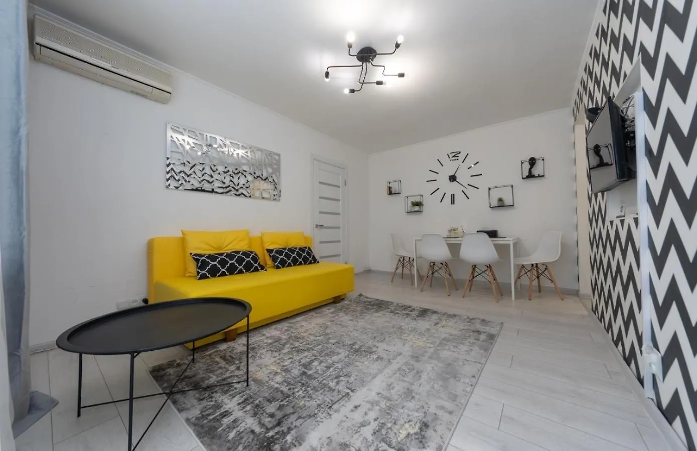 Flat 24 On Lesi Ukrainki 12 With 1 Bedroom Κίεβο