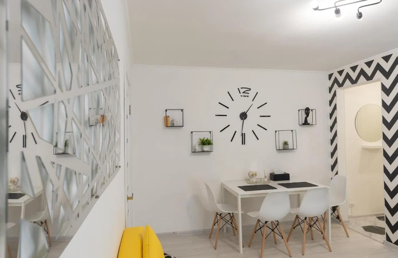 Flat 24 On Lesi Ukrainki 12 With 1 Bedroom Kyiv 0*,  Ukraine